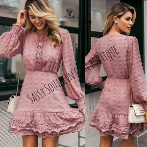 🆕⭐ Dusty pink crochet lace mini dress